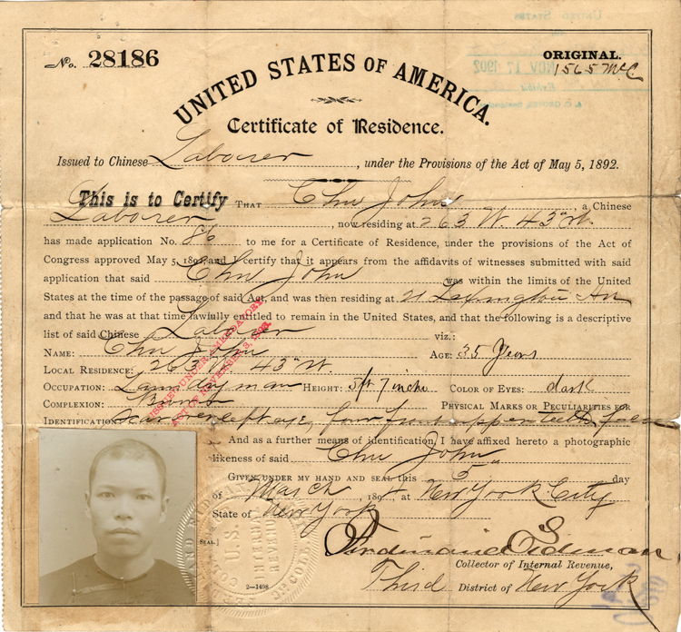 09 April 2019 Posted.
John Chu’s Certificate of Residence. Courtesy of Douglas J. Chu, Museum of Chinese in America (MOCA) Collection.
John Chu的居住证。Douglas J. Chu捐赠，美国华人博物馆（MOCA）馆藏