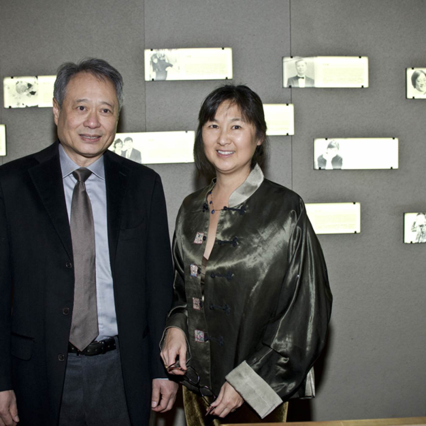 07 June 2019 Posted.
Ang Lee and Maya Lin at MOCA’s 2014 Lunar New Year Dinner, Museum of Chinese in America (MOCA) Institutional Archives.
李安和林璎在2014年MOCA的农历新年慈善晚宴上，美国华人博物馆（MOCA）机构档案