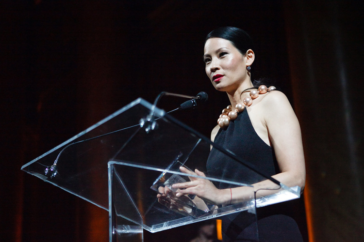 24 October 2019 Posted.
Lucy Liu at the 2009 MOCA gala, Museum of Chinese in America (MOCA) Institutional Archives.
刘玉玲在2009年MOCA 年度传承大奖颁奖晚宴上，美国华人博物馆（MOCA）机构档案