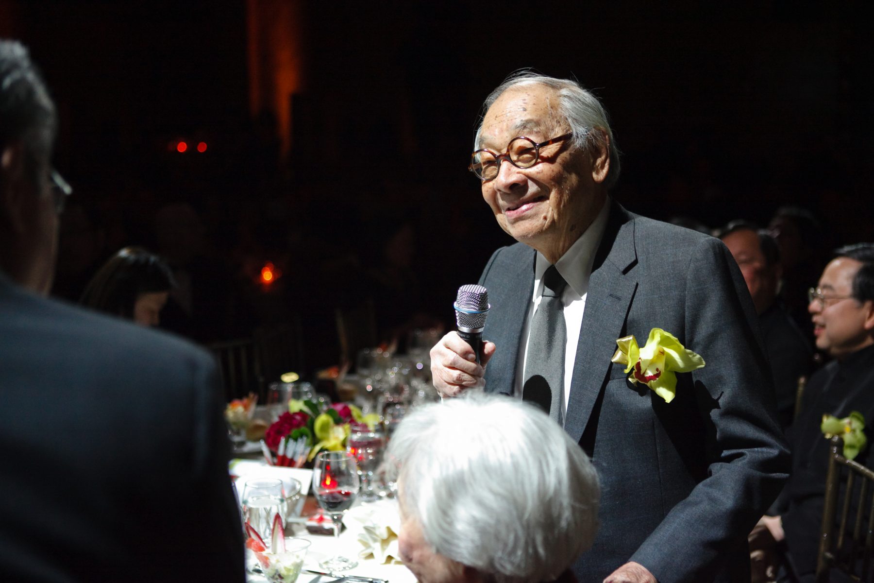 29 July 2019 Posted.
I.M. Pei at the 2009 MOCA Gala, Museum of Chinese in America (MOCA) Institutional Archives.
贝聿铭在MOCA 2009年的历史传承慈善募款晚宴上，美国华人博物馆（MOCA）机构档案