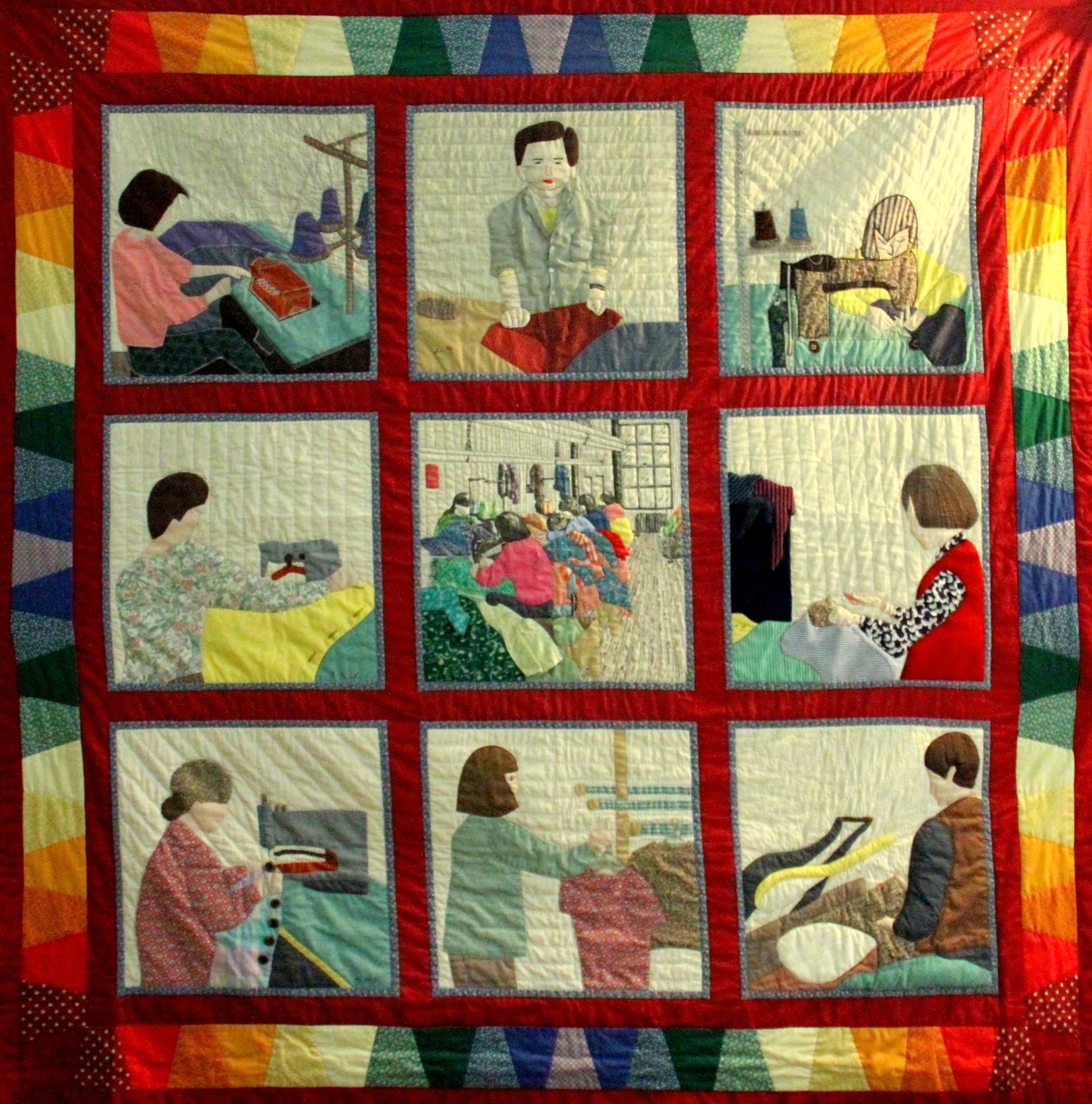 16 August 2019 Posted.
Quilt made by garment workers depicting garment work tasks, 1989, Museum of Chinese in America (MOCA) Collection.
由服装工人制作的被子，描绘了服装工作的各项任务分工，1989年，美国华人博物馆（MOCA）馆藏