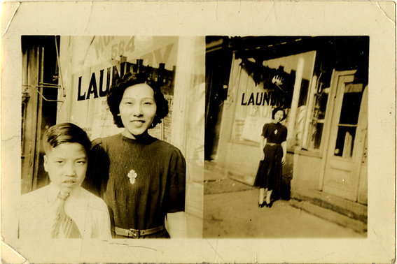 2016.029.016 Jeanne Goon Moy and Kenneth Wong  in front of Mun Sing Laundry in New York in the 1930s. Courtesy of Jane, Jeanne, and Jennifer Moy, Museum of Chinese in America (MOCA) Collection. 1930 年代，Jeanne Goon Moy 和 Kenneth Wong 在纽约的 Mun Sing Laundry 前。美国华人博物馆 (MOCA) 收藏，由 Jane、Jeanne 和 Jennifer Moy 提供。