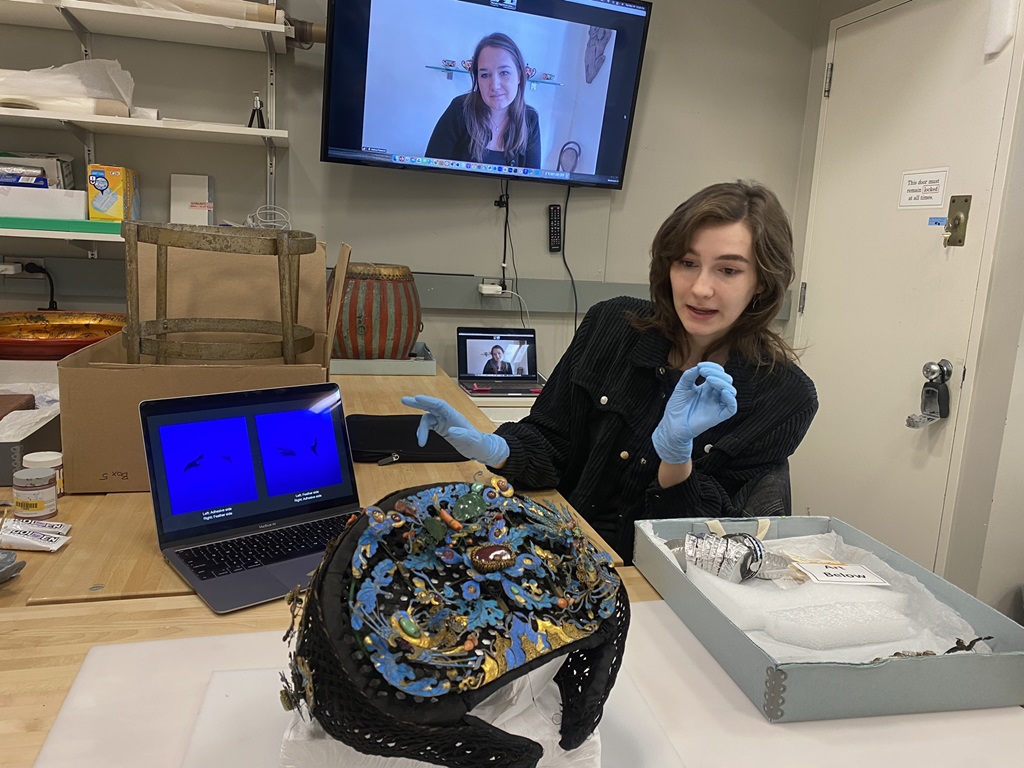 Devon Lee was doing a Presentation at her Class on Nov. 14th, 2023, Photograph Taken by Yue Ma