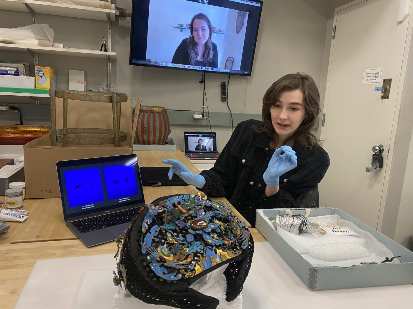 Devon Lee was doing a Presentation at her Class on Nov. 14th, 2023, Photograph Taken by Yue Ma.